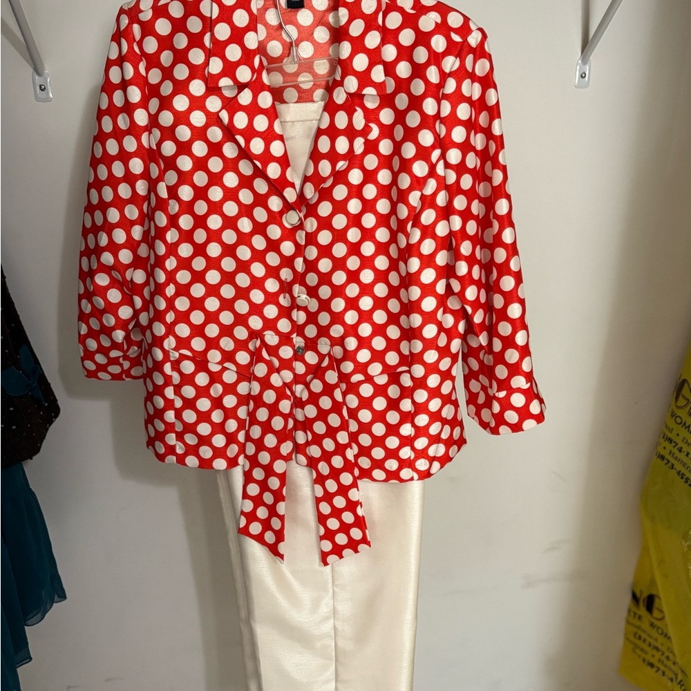 Perceptions Red and White Boxy Pantsuit with Notched Collar
